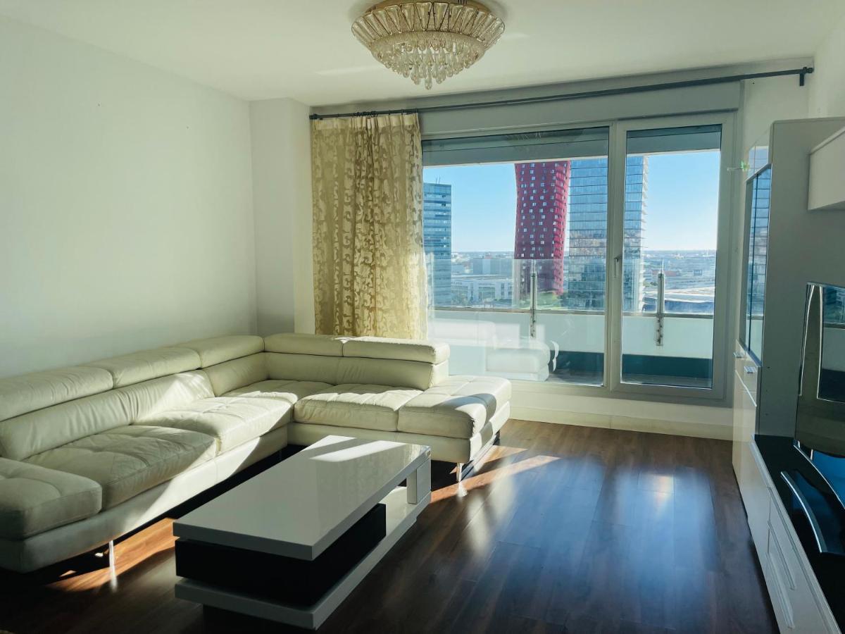 Fira De Barcelona City View Apartment With Garage Parking L'Hospitalet de Llobregat Luaran gambar
