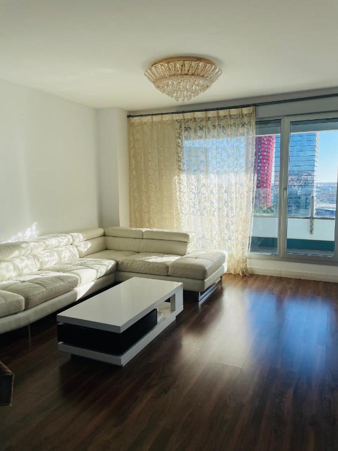 Fira De Barcelona City View Apartment With Garage Parking L'Hospitalet de Llobregat Luaran gambar
