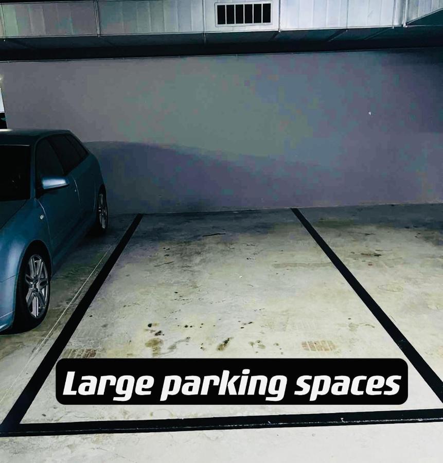 Fira De Barcelona City View Apartment With Garage Parking L'Hospitalet de Llobregat Luaran gambar