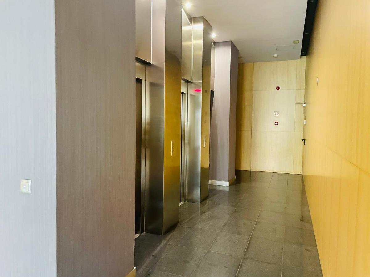 Fira De Barcelona City View Apartment With Garage Parking L'Hospitalet de Llobregat Luaran gambar