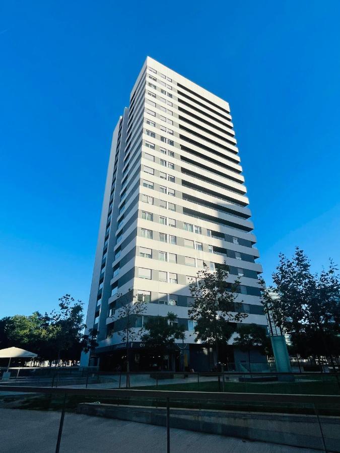 Fira De Barcelona City View Apartment With Garage Parking L'Hospitalet de Llobregat Luaran gambar